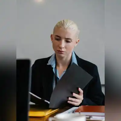 邬瑞